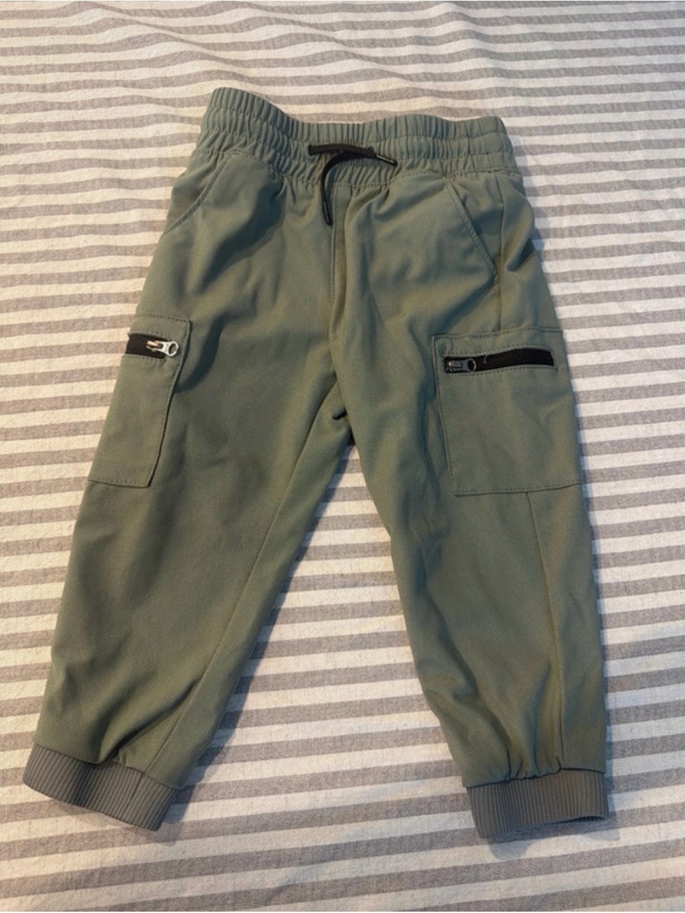 0002Kids Olive Green Cargo Jogger Pants - Comfortable Drawstring Waist